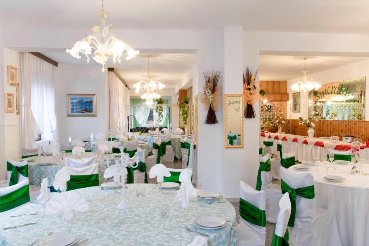 Hotel Smeraldo Affitta Camere Isola Rossa Exterior foto